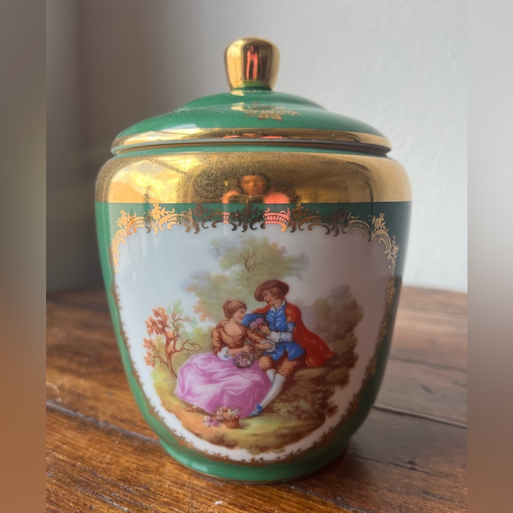 Limoges France Guomot-Labesse Porcelaines Ginger/Lidded Jar